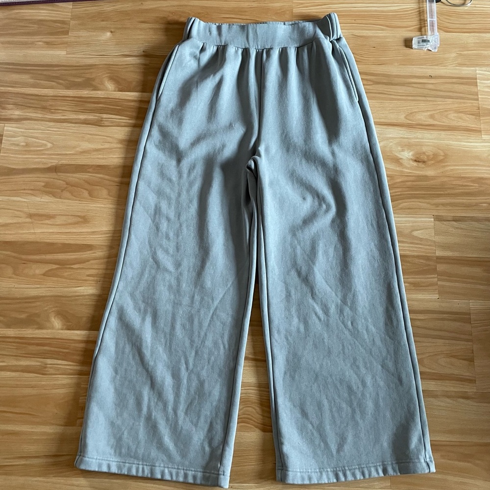 Super Cute And Now This Wide Leg High Rise Sweatpants - Sz M